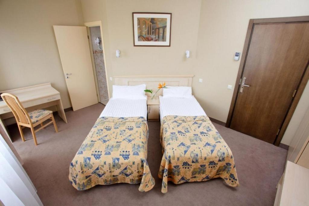 Hotel Babilonas Kaunas Buitenkant foto
